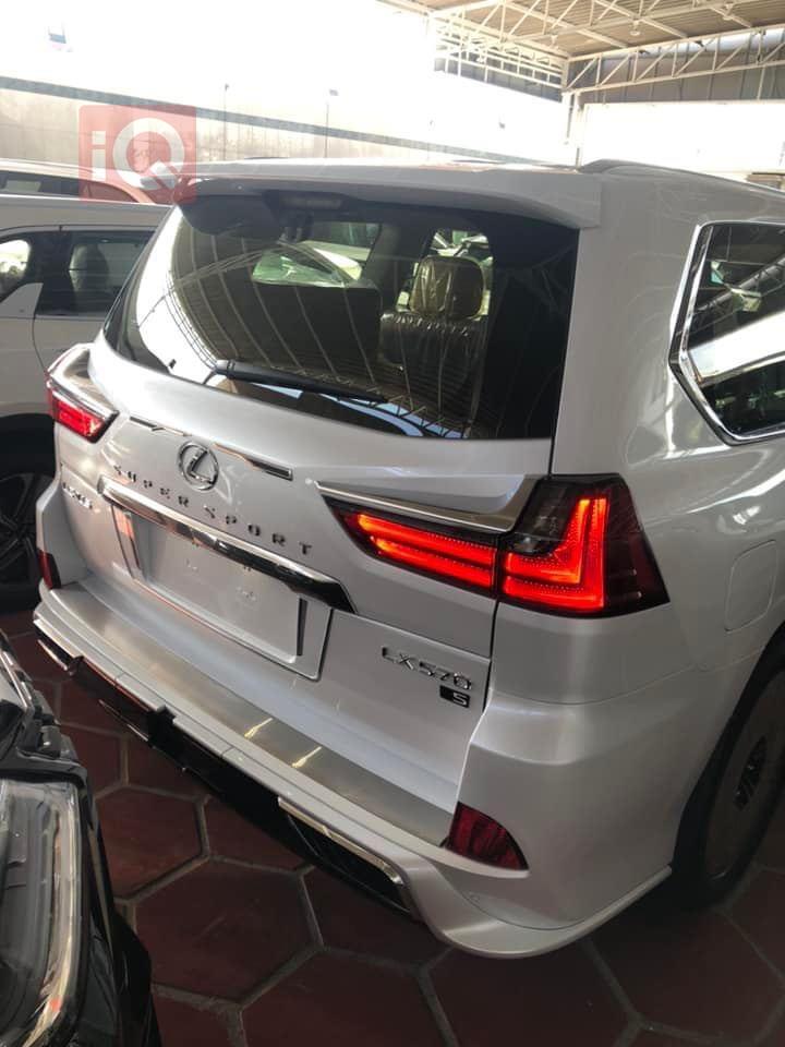 Lexus LX